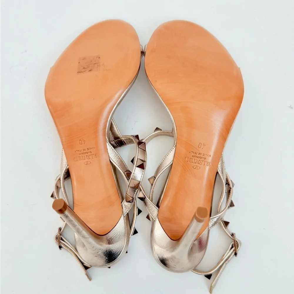 Valentino Garavani Metallic Gold Rockstud Tstrap open toe heels sandals EU 40